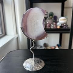 天然石瑪瑙の月 置物 台座付きNO.120409 - メルカリ