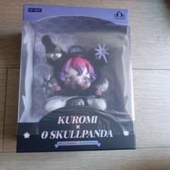 KUROMI x SKULLPANDA ぬいぐるみのサムネイル