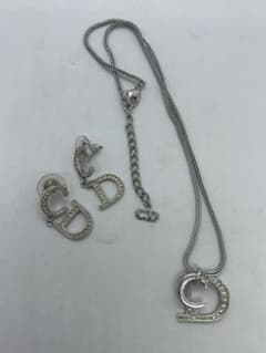 Christian Dior CDロゴ ネックレス ピアス セット - メルカリ