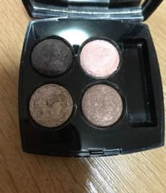 CHANEL アイシャドウのサムネイル
