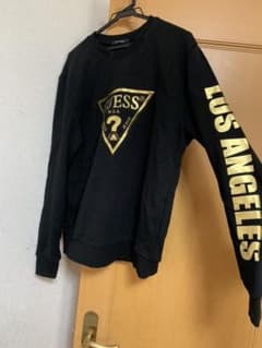 guess トレーナー　金黒のサムネイル