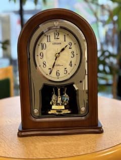 E-2 動作品 CITIZEN シチズン 置き時計 8RG353 回転飾り シチズン 回転飾り付き 置き時計 クオーツ レトロ ゴールドカラー 持ち