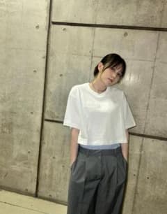 【未使用タグ付】カルバンクラインジーンズ 立体エンボスロゴ クロップドTシャツ