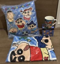 신품 크레용 신짱 쿠션 + 머그컵 + 버스타월 합계 3점 세트