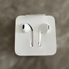 Apple iPhone 純正イヤホン lightningのサムネイル