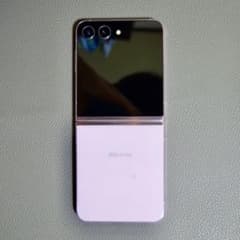 【美品】Galaxy Z Flip5 国内版 256GB SIMフリーのサムネイル