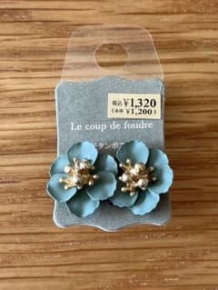 最終値段！淡い青のピアスです❀のサムネイル