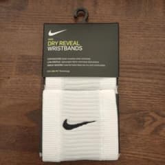 NIKE DRY REVEAL リストバンドのサムネイル