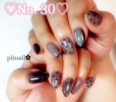 No.30 モノクロハート♡ブラックマグネット×ハート×細フレンチ ネイルチップのサムネイル