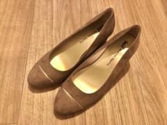 スエードパンプス ベージュのサムネイル