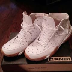 値下げしました！【新品】AND1 edge mid バッシュのサムネイル
