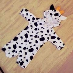 【値下げ】牛柄ロンパース60cm　ハロウィンのサムネイル