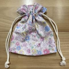 ハンドメイド　⑤ピンク花柄 　巾着袋♡のサムネイル