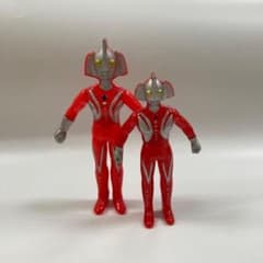 BANDAI ウルトラハハ 1988？ウルトラの母 ミニソフビ 2体 - メルカリ