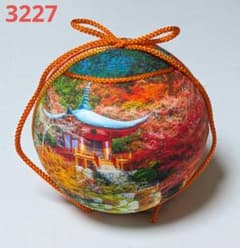 3227 手毬 紅葉 秋 オレンジ系 木目込みまり 置物 - メルカリ