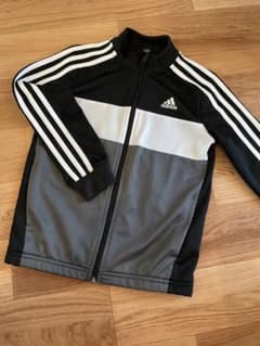 adidas 上着　男の子　120センチのサムネイル