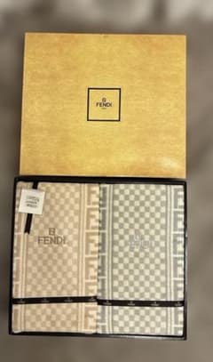 フェンディ　コットンボアシーツ FENDI フェンディ コットンボアシーツ 2枚セット - メルカリ