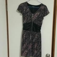 小花柄ワンピースのサムネイル
