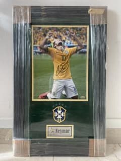 ネイマール直筆サイン入りブラジル代表写真/貴重な木枠縁入り m44506042784_1.jpg?1659956451