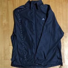 adidasのサムネイル