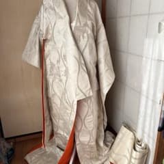出品限定最終処分特価　白無垢本格的裾綿入り鶴の図柄が素敵豪華な装い丈約180cm 出品限定最終処分特価 白無垢本格的裾綿入り鶴の図柄が素敵豪華な装い