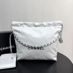 CHANEL ホワイト キルティング ショルダーバッグ - メルカリ