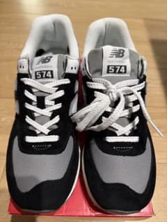New Balance 574 スニーカー ブラック グレー27㎝ 箱無しのサムネイル