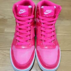 ｟最終値下げ｠ナイキ【NIKE】ハイカットスニーカー〖ショッキングピンク〗のサムネイル
