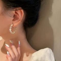 残り1点♡  K18ピアス　ゴールド　ストーン　フープピアス　韓国のサムネイル