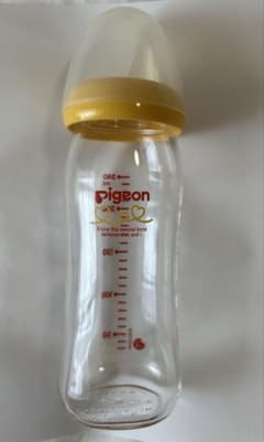 ＊Peko＊様専用　Pigeon 哺乳瓶 240ml 耐熱ガラス製　2本セットのサムネイル