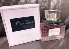 美品】Miss Dior ミスディオールエッセンスパルファン 35ml - メルカリ