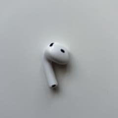 Apple  Airpods 第4世代　ANC 左耳　左耳　左 AirPods 第4世代 左耳のみ ANC非搭載 - メルカリ