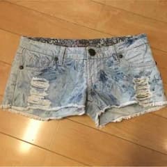 ショートパンツのサムネイル