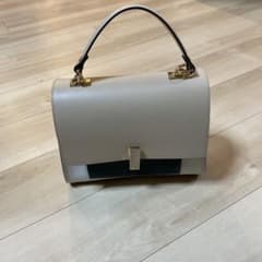 ベージュバック　トゥモローランド　セレモニーのサムネイル