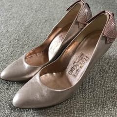 フェラガモ パンプス23㎝ 最終価格‼️のサムネイル