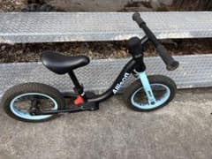 最終値下げ Allison バランスバイク 黒/水色 子ども自転車のサムネイル