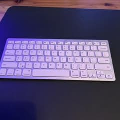 WIRELESS KEYBOARDのサムネイル
