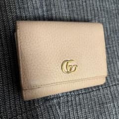 GUCCI ピンク 三つ折り財布のサムネイル