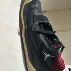 Jordan ブラック/レッド スニーカーのサムネイル