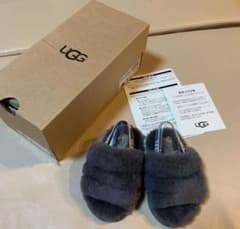 値下げ！UGG ファーサンダル キッズのサムネイル