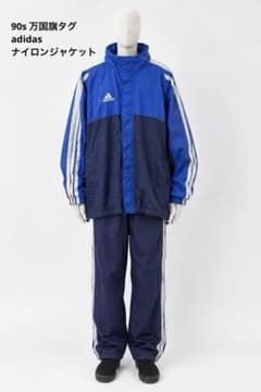 90s 万国旗タグ　adidas ナイロンジャケット　フード付きのサムネイル