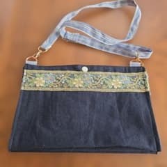 ハンドメイド 刺繍レース スマホショルダーバッグのサムネイル