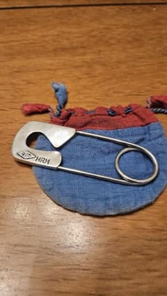 ハリウッドランチマーケット HRM シルバー 安全ピン ハリウッドランチマーケット HRM シルバー 安全ピン - メルカリ