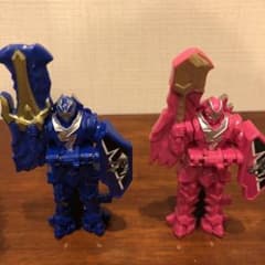 みなこ様専用　ピンク ブルー　リュウソウル　トリケーンのサムネイル