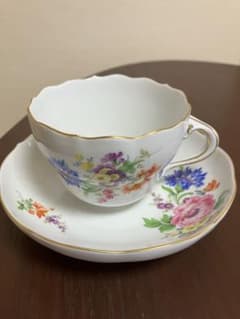 ヘレンド カップ＆ソーサー 花絵 金彩　未使用のサムネイル