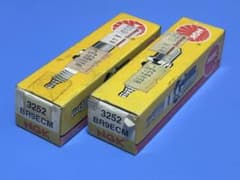 ヤ*ロ様 NGK スパークプラグ BR9ECM 3252 2本セットのサムネイル