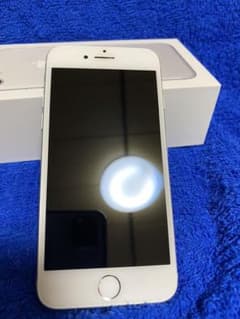 iPhone 7 Silver 32 GB SIMフリーのサムネイル