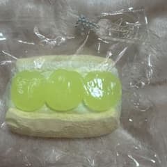 Kevinstudio シャインマスカットケーキ スクイーズ もち泥感 タグ付きのサムネイル