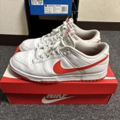 NIKE スニーカー ホワイト/レッドのサムネイル