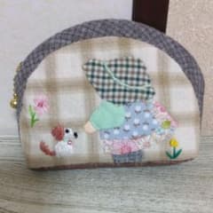 スーちゃんポーチ、ワンちゃんとのサムネイル